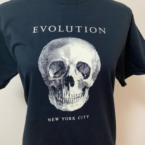 [BUNDLE 2/$15] Evolution Store - Evolution Skull Tshirt - Picture 2 of 6